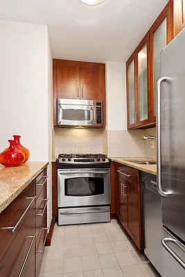 Sold by Marilyn Korn Real Estate | media 5
