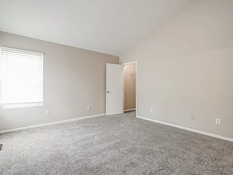 6280 Marengo St — Photo 11