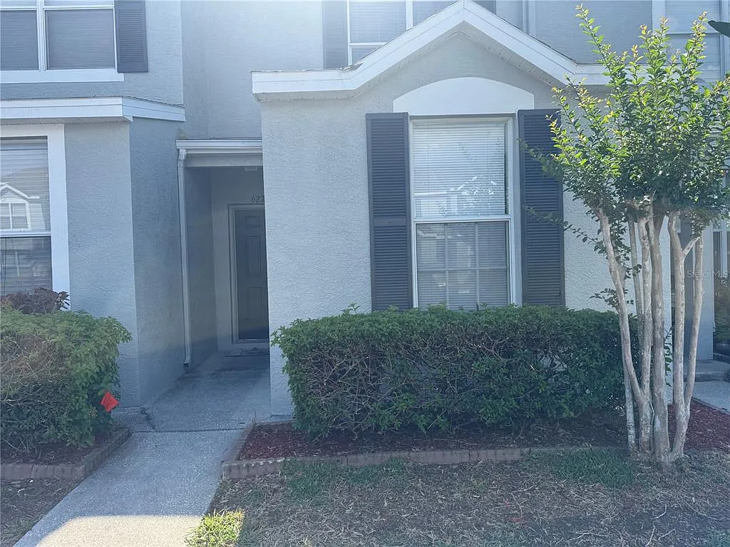 3 bed, 3.0 bath, 1412 sqft, $2,000 — Photo 2