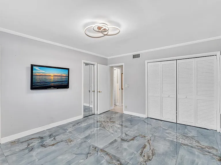 2000 Diana Dr — Photo 26