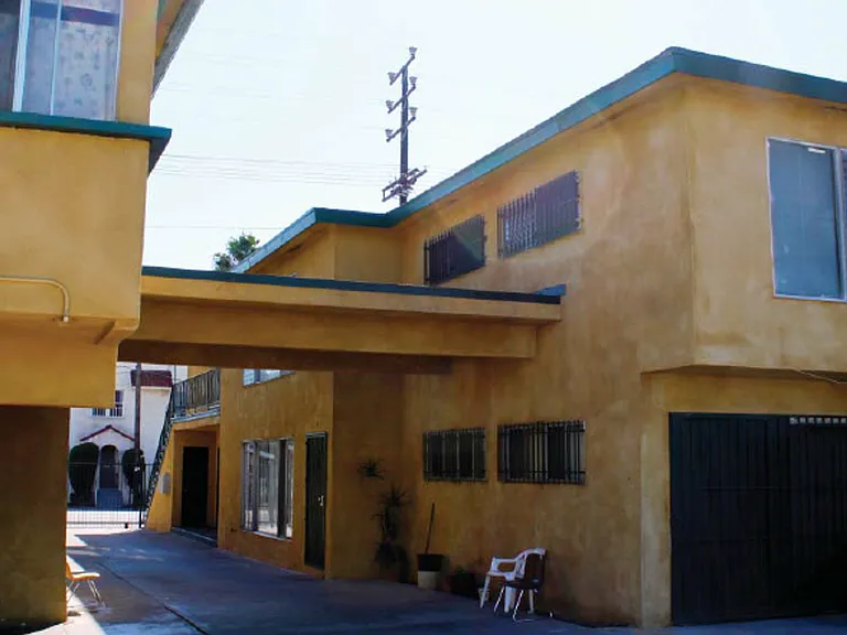 1935 Obama Blvd #4 — Photo 1