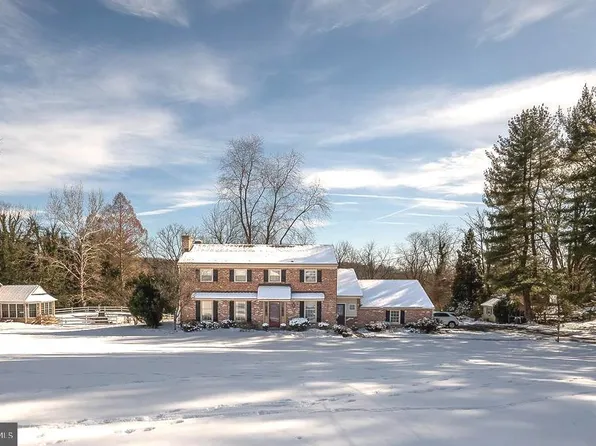 334 Echo Valley Ln, Newtown Square, PA 19073