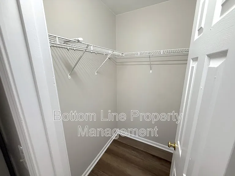5211 Windy Valley Dr — Photo 14