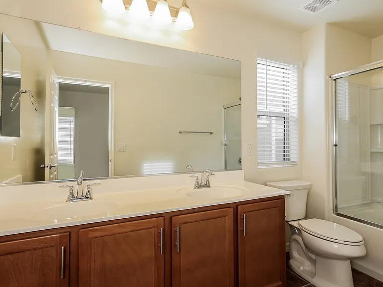 3815 S 58th Ln — Photo 18