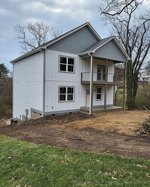 1st image of 352 Sweetland Dr
