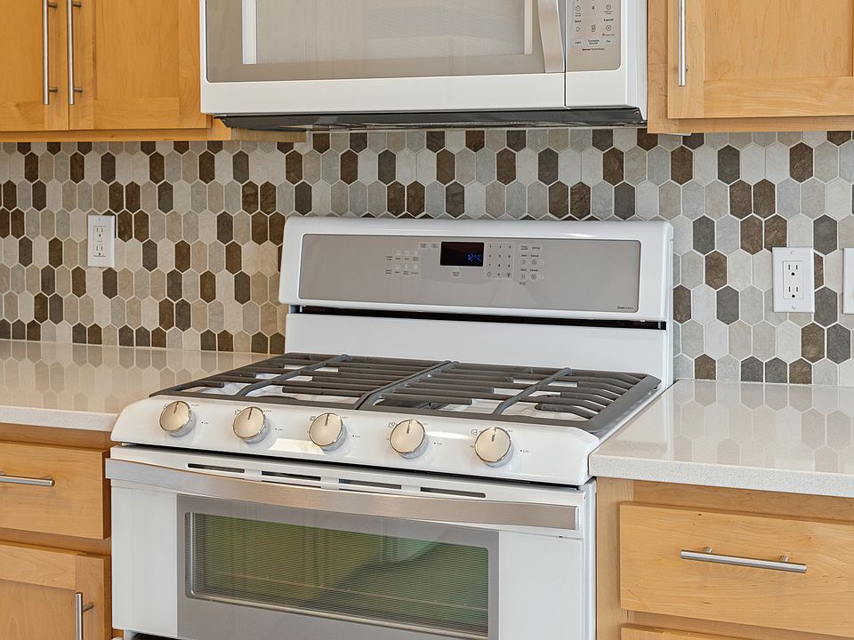 Double oven and microwave.