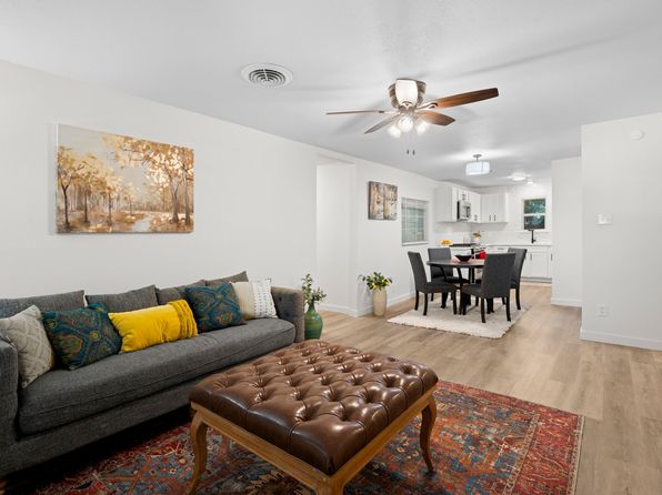 811 N Cooper St, Arlington, TX 76011