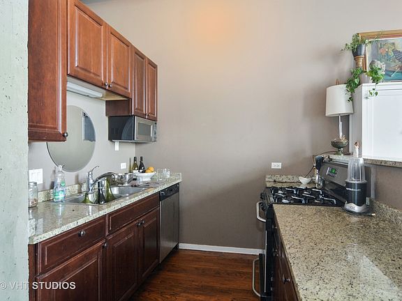 5th image of 1645 W Ogden Ave Unit 621
