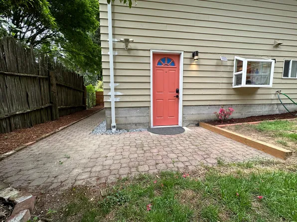 844 SW 132nd St, Burien, WA 98146