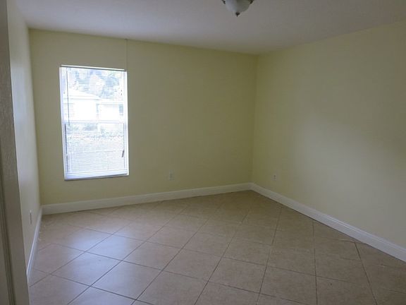5th image of 3306 E 38th Ave