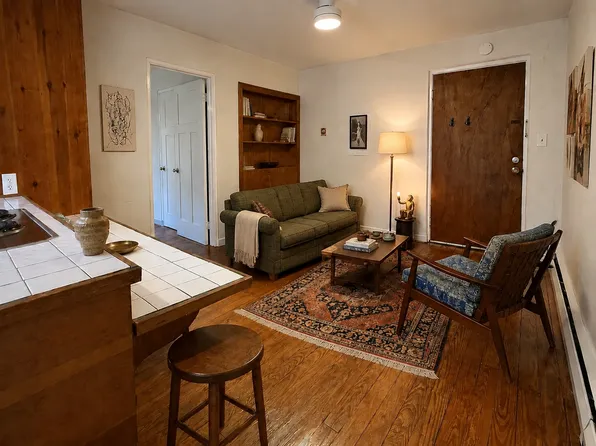 891 Martin Luther King Jr Blvd #9, Chapel Hill, NC 27514