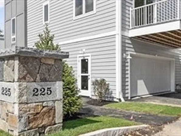 225 Middlesex Tpke #105, Burlington, MA 01803