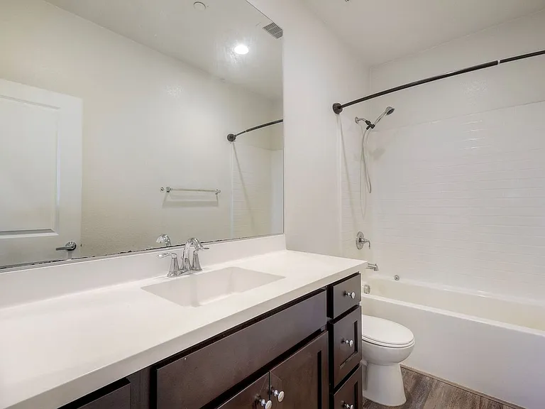 5405 San Virgilio — Photo 2