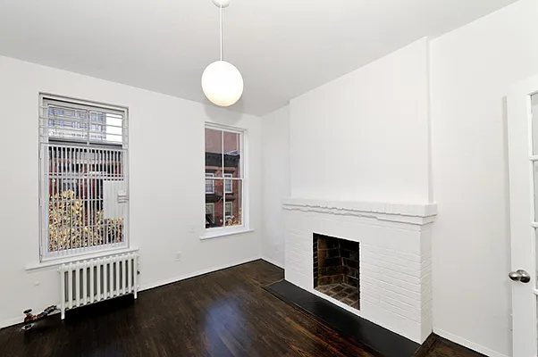 Rented by Aether Property Group | media 34