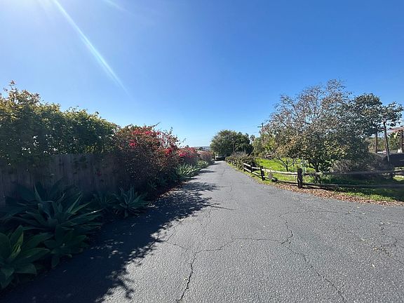 4th image of 1521 Sunrise Dr