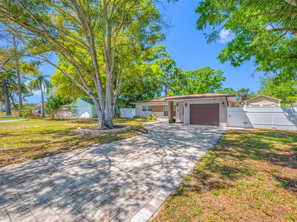 2212 NE Coachman Rd, Clearwater, FL 33765
