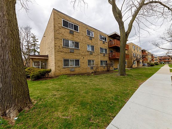 2nd image of 734 Dempster St #203