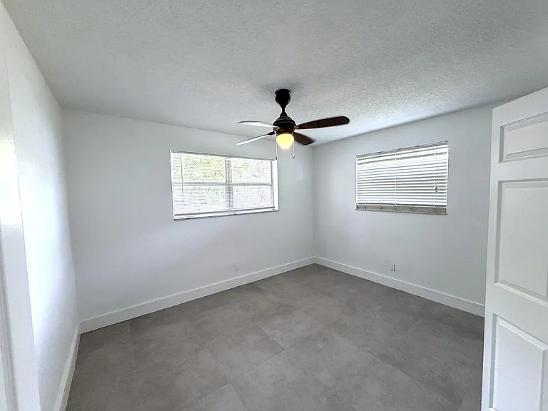 4019 Woodside Dr — Photo 9