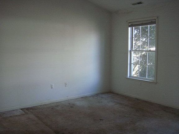 5th image of 3867 Bainbridge Dr