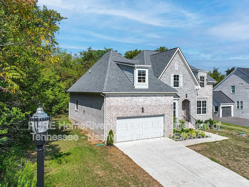 4 bed, 3.5 bath, 3362 sqft, $4,170 — Photo 2