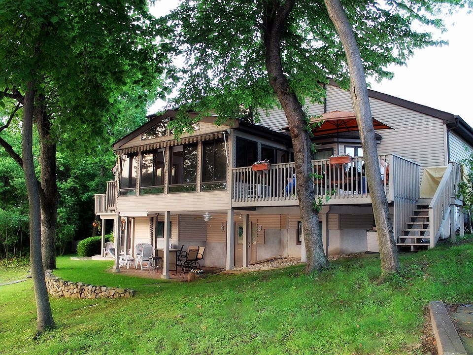 1st image of 12 Lake Dr