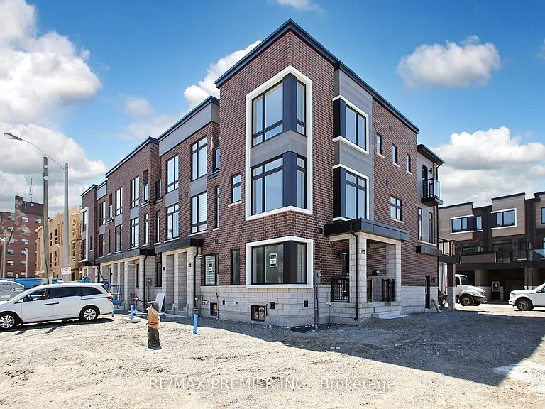 73 Akil Thomas Gdns — Photo 2