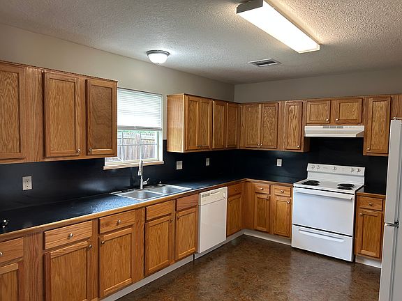 4th image of 5050 Weston Dr