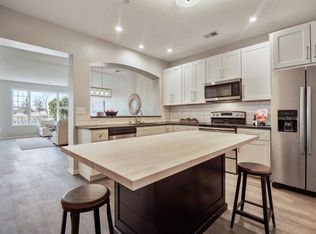 8116 Golden Valley Rd, Golden Valley, MN 55427