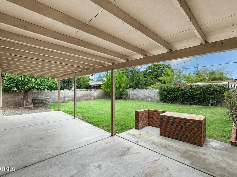 1005 E Cavalier Dr — Photo 29