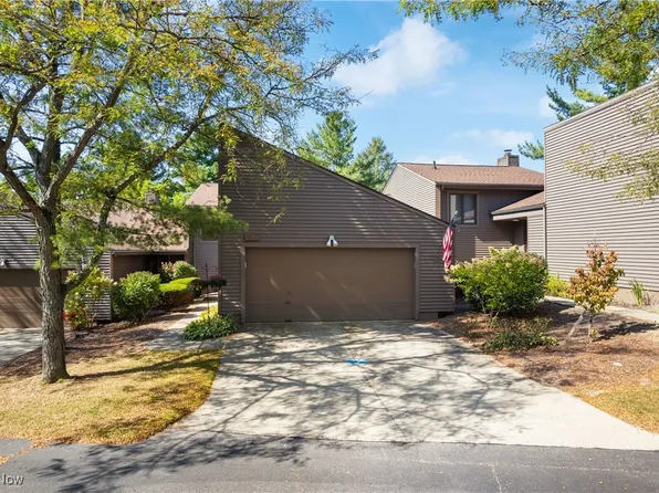 8167 Stoney Brook Dr, Chagrin Falls, OH 44023