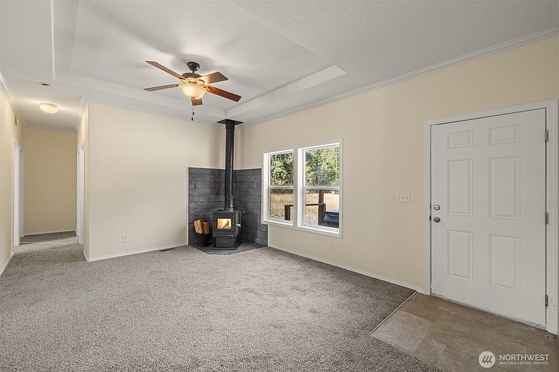5th image of 253 Riverside Road