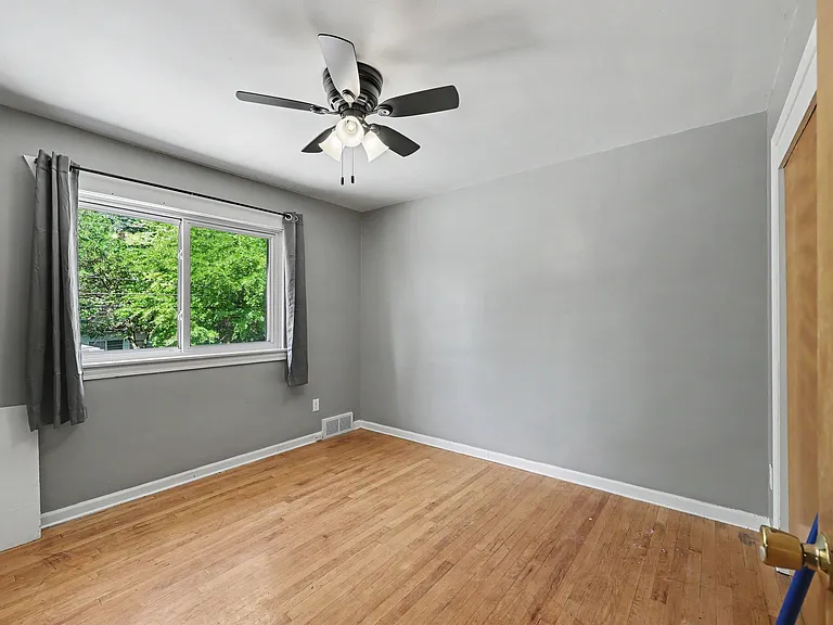 104 Crocker Blvd — Photo 9