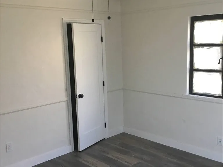1574 N Orange Grove Ave — Photo 20