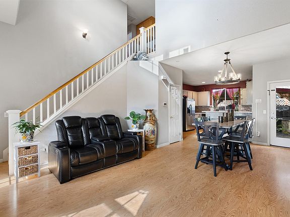 3rd image of 2358 Wicket Avenue