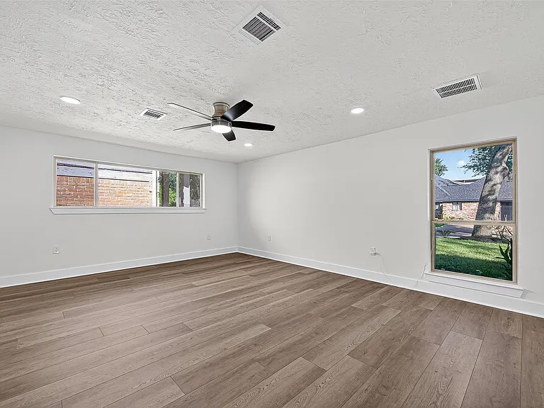 3006 Golden Hills Ln — Photo 35