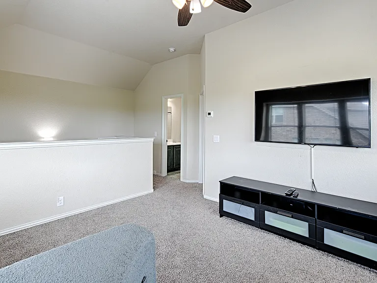 1721 Maplewood Dr — Photo 15