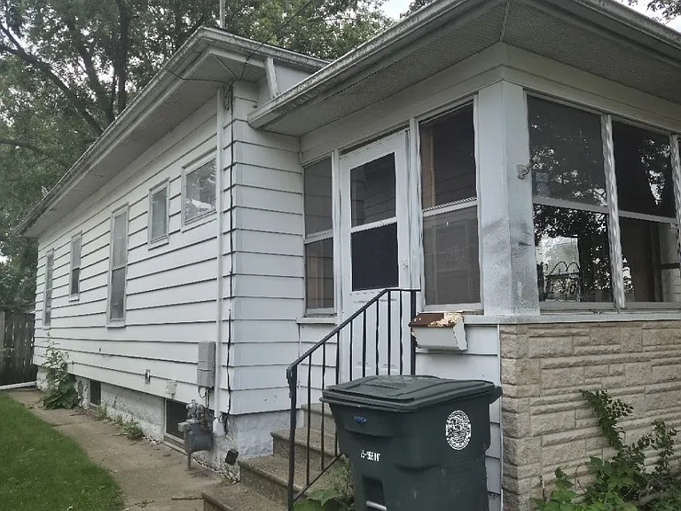 130 Rhey St — Photo 2