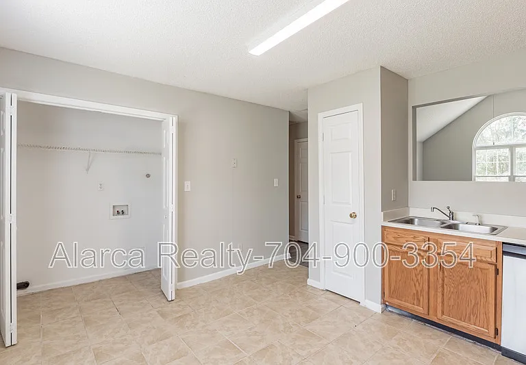 6532 David Ave — Photo 6