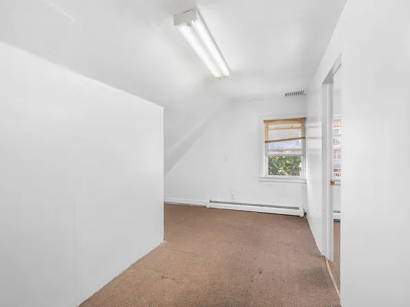 41 Garrison Avenue image 27 of 39