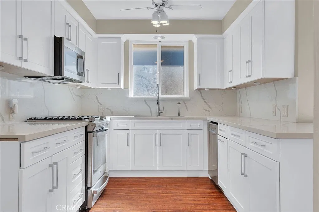 3 bed, 1592 sqft, $3,595 — Photo 2