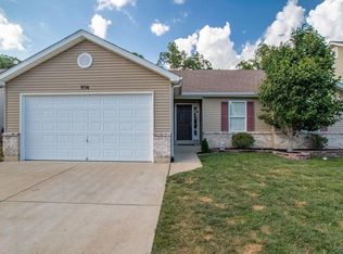 936 Shadow Pine Dr, Fenton, MO 63026