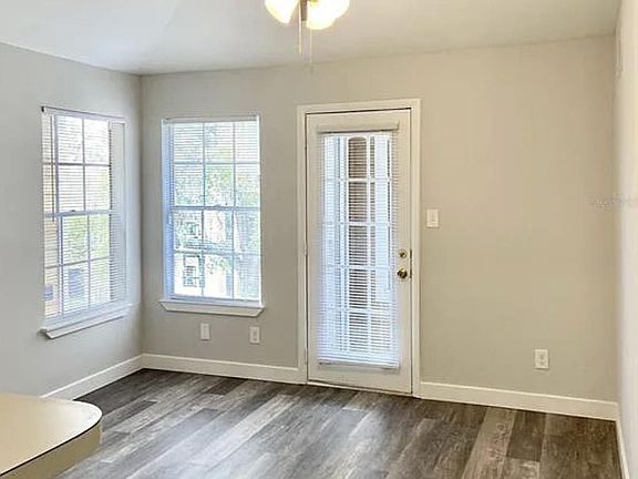3rd image of 4225 Thornbriar Ln APT 305