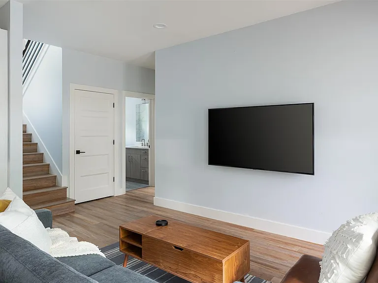 1193 E M Franklin Ave #2 — Photo 6