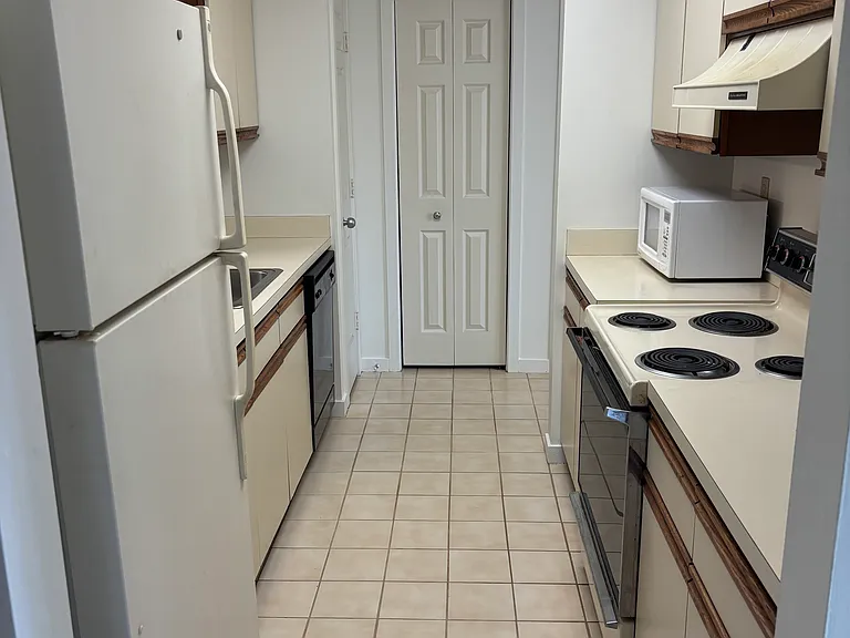 1414 Whitney Ave #G1 — Photo 9