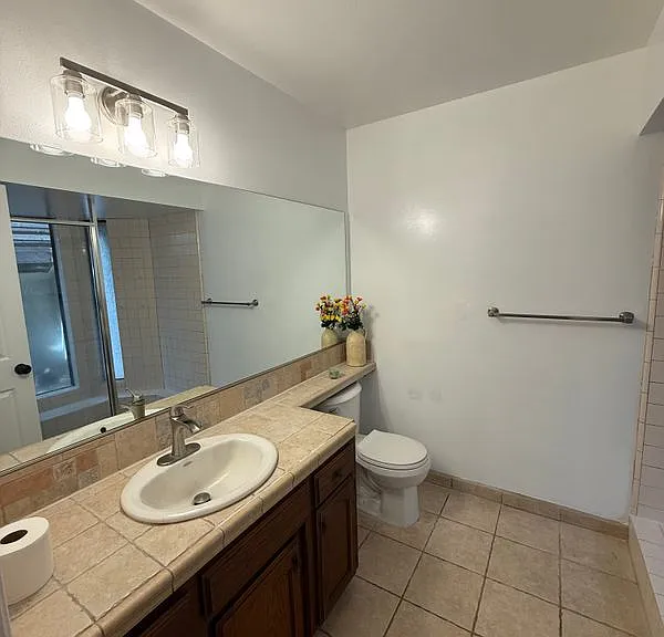 2704 Pinewood Dr — Photo 20