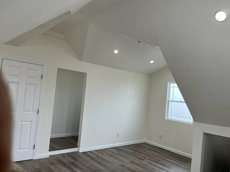 649 9th St — Photo 3