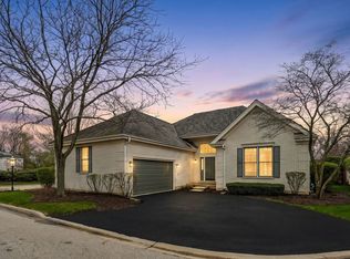 5 Middlesex Ct, Lincolnshire, IL 60069