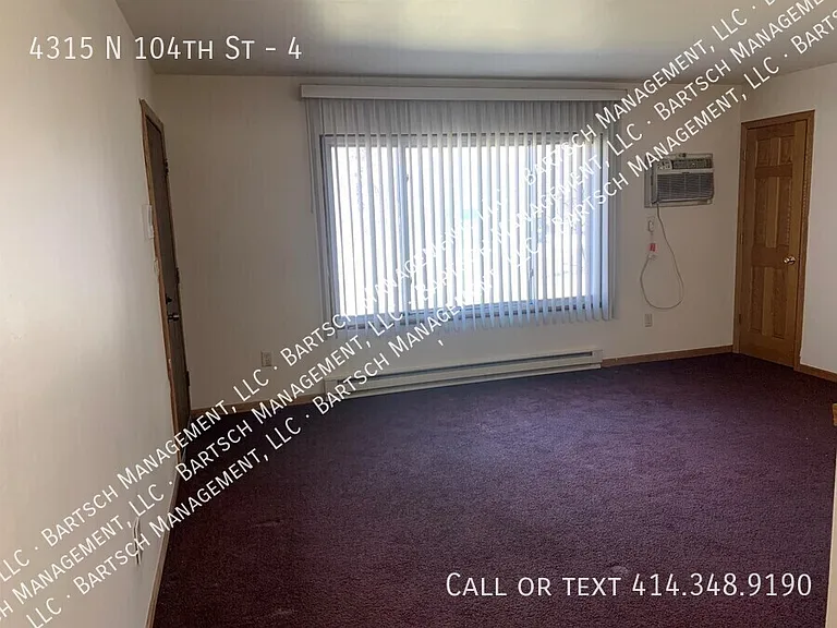 4315 N 104th St #4 — Photo 2