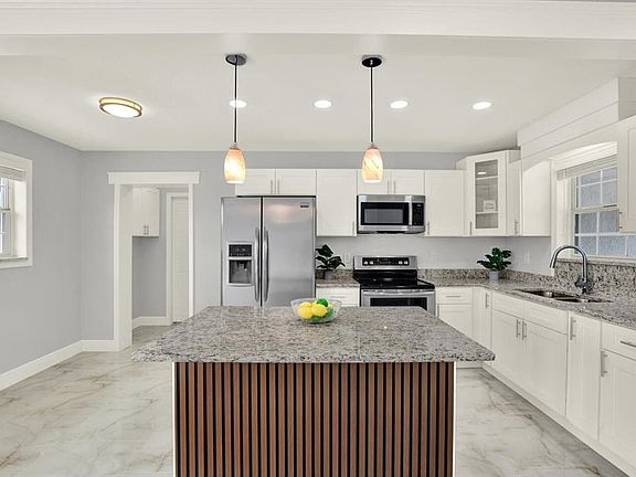 3rd image of 4521 Tarpon Dr