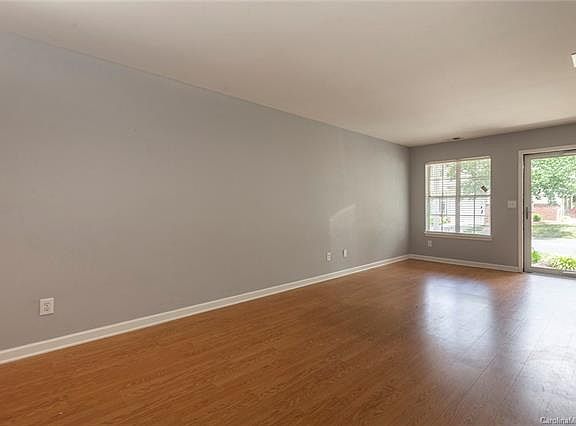 4th image of 5876 Prescott Ct